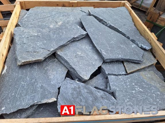 Karystos Black flagstones terrastegels pallet A1 flagstones.nl Zwartebroek